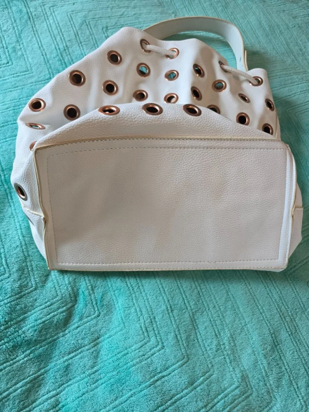 NWT Deux Lux White Grommet Bucket Bag Drawstring Shoulder Crossbody
